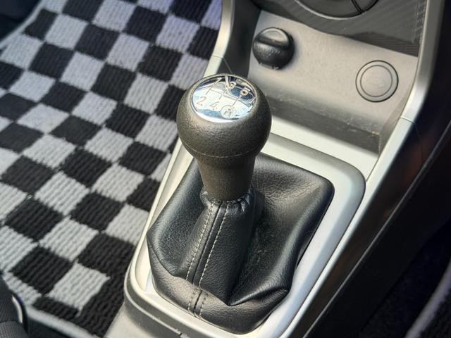 0704304A30261030W00117.jpg