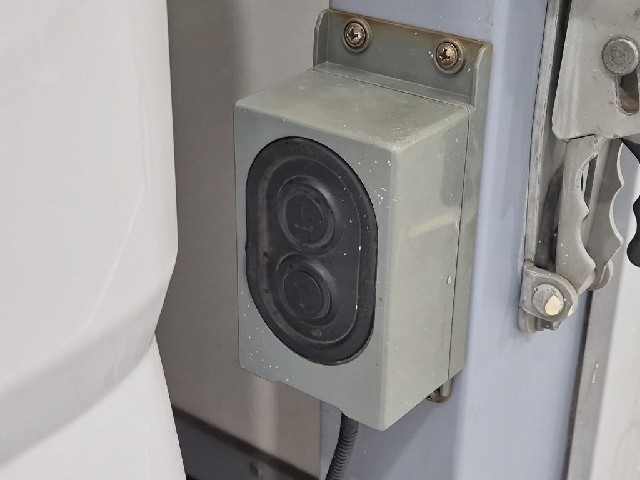 6061002765R17.jpg