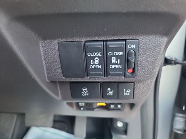 0202885A30261029W00310.jpg
