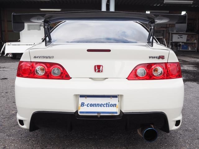 1201125A30261027W00204.jpg