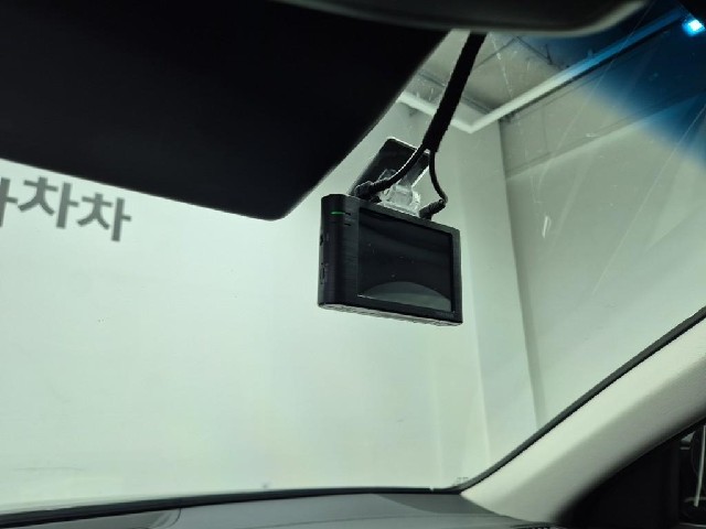 6071000519R16.jpg