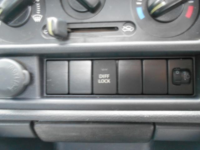 1120030A30261030W00119.jpg