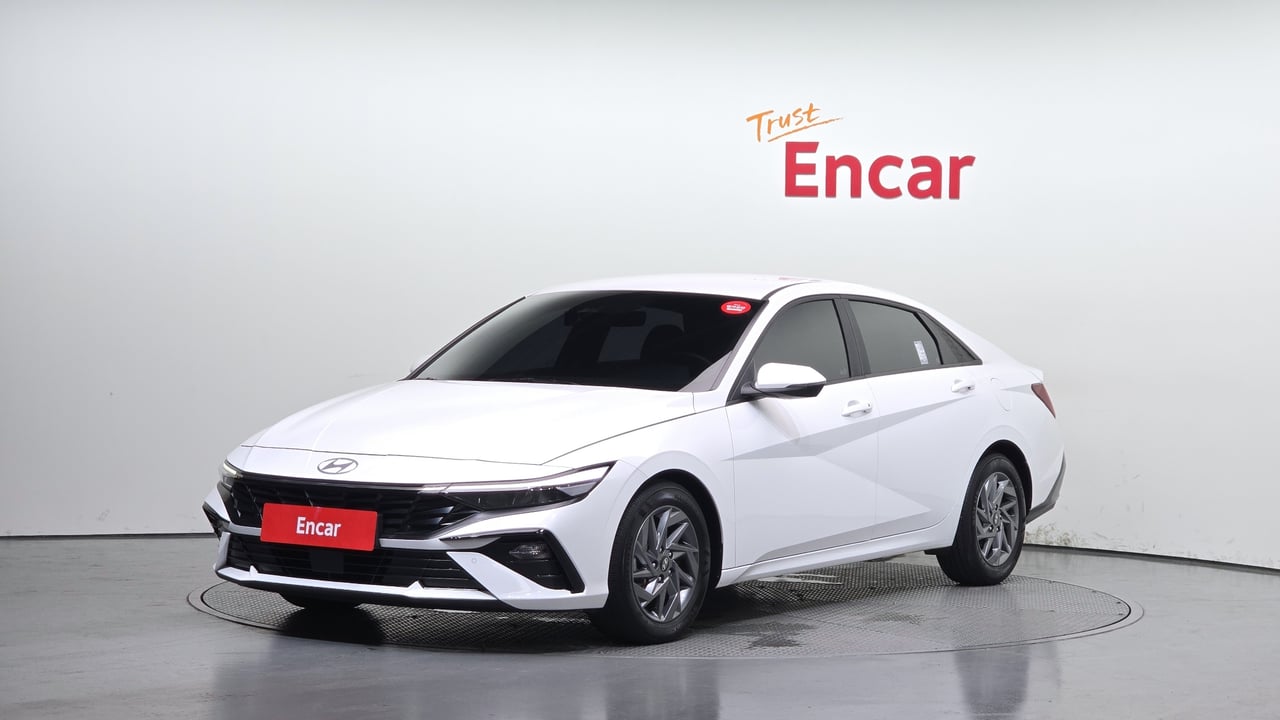 2023 Hyundai Avante, photo 1 of 1