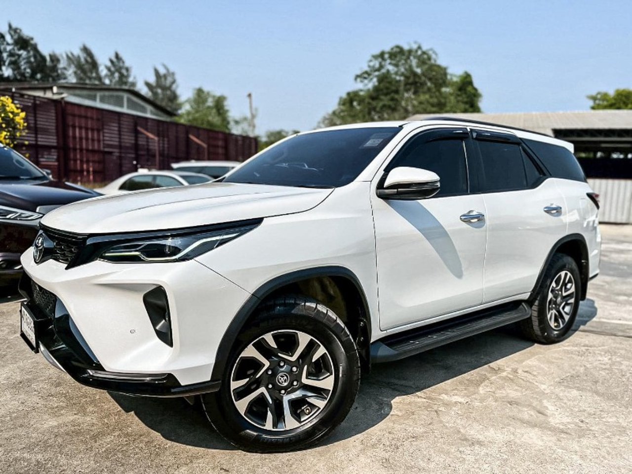 2023 Toyota Fortuner, photo 1 of 1