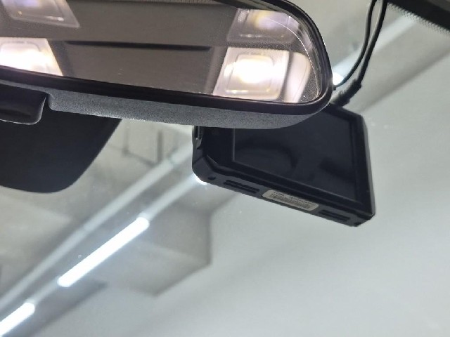 6051500390R13.jpg