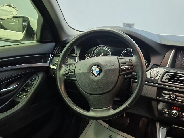6051000590R9.jpg