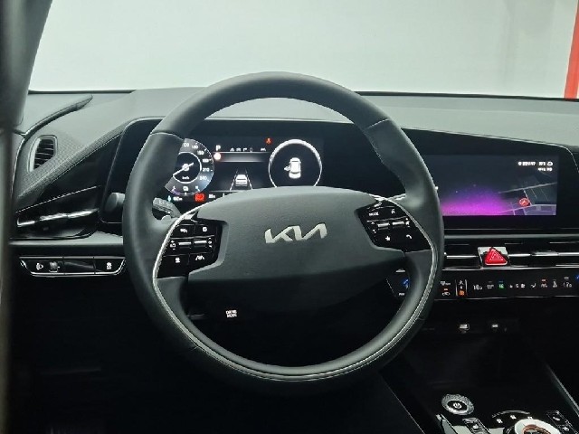 6081000227R9.jpg