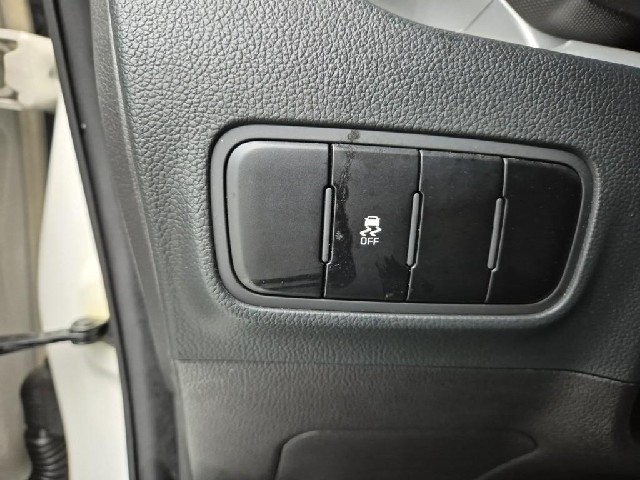 6081000647R14.jpg