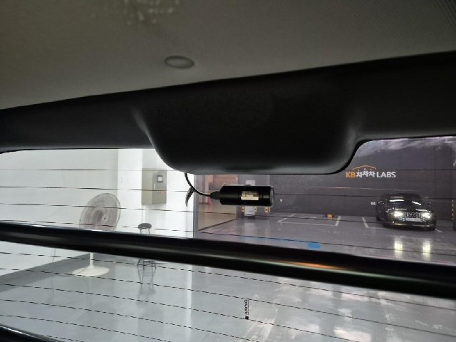 6081000647R16.jpg