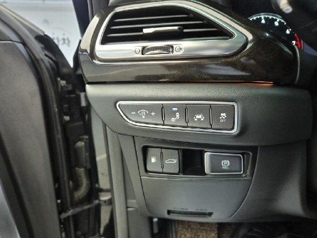 6061501233R18.jpg