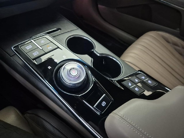 6081501120R8.jpg