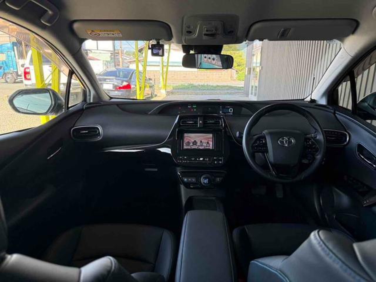2019 Toyota Prius, photo 2 of 4