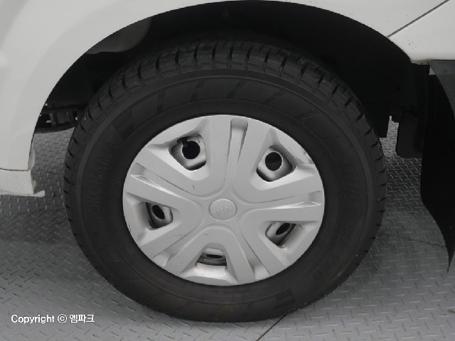 4031002661R16.jpg