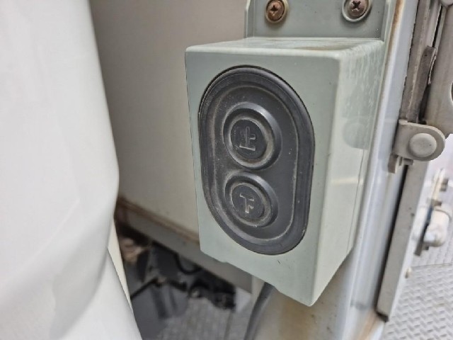 6041500951R16.jpg