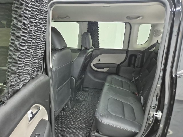 6081000239R12.jpg