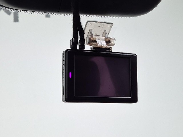 6011000636R15.jpg