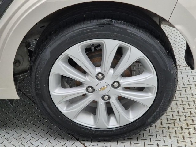 6011000636R20.jpg