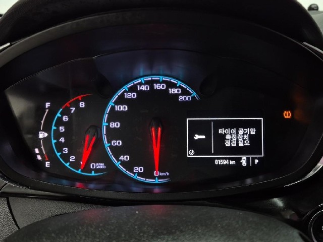 6011000636R6.jpg