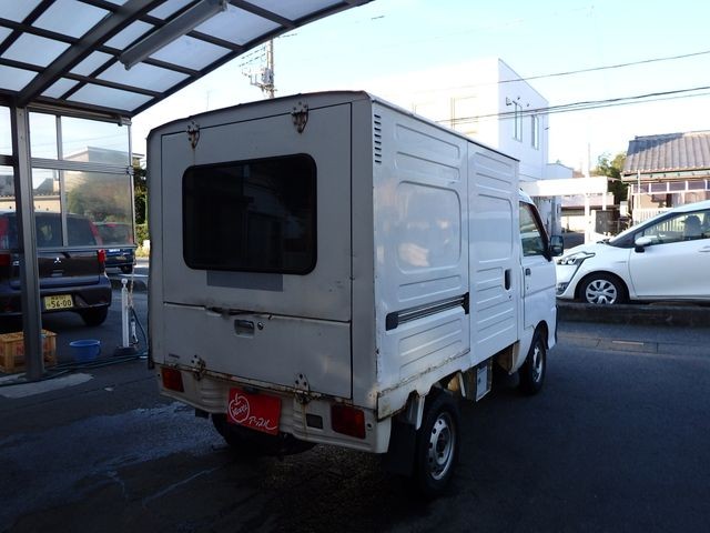 de835e4547ecc2ec3503855fceb96180.jpg