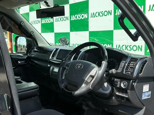 0208843A30260830W00118.jpg