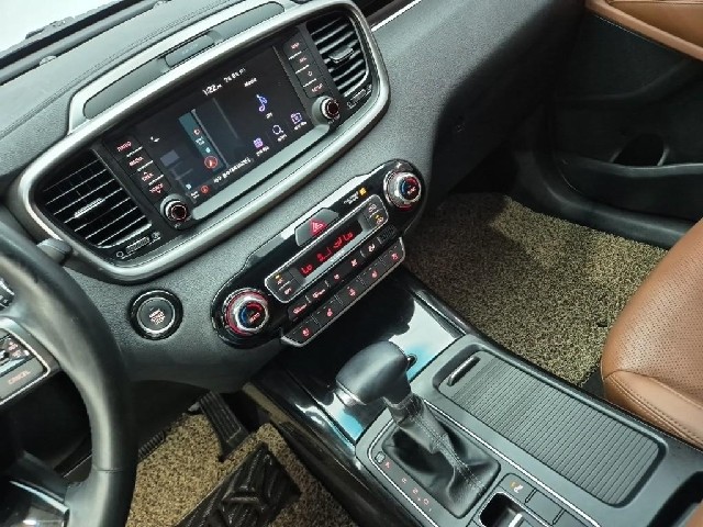 6071000495R10.jpg