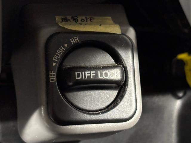 0302083A30260829W00615.jpg