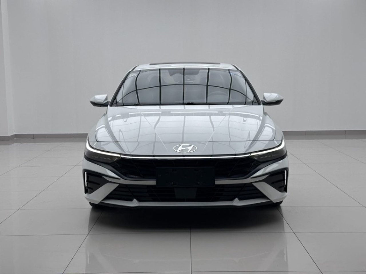 2023 Hyundai Elantra, photo 1 of 1