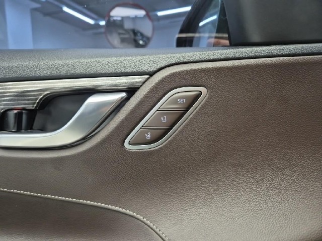 6051500079R17.jpg
