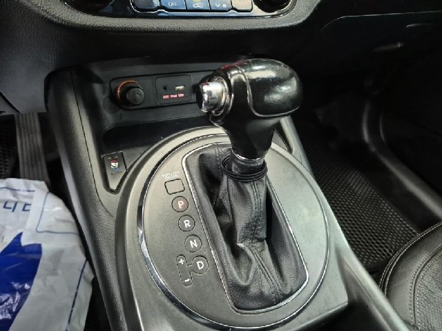 6081000508R8.jpg