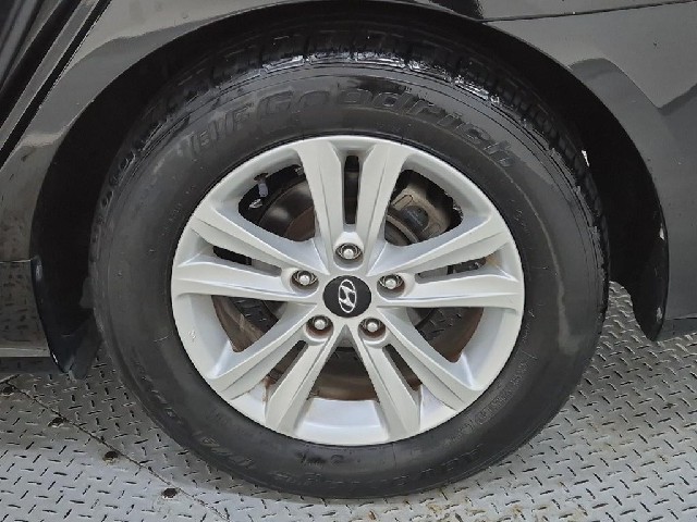 6091500977R18.jpg