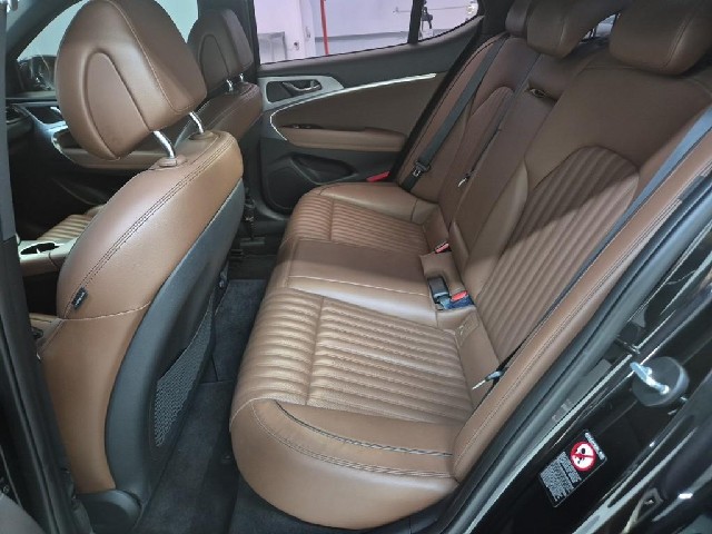 6071000283R12.jpg