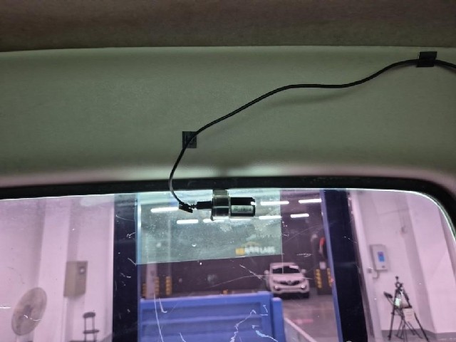 6081000250R17.jpg