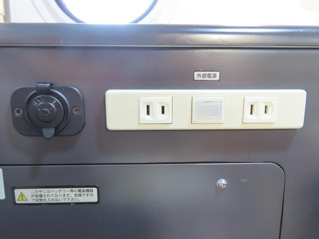 0403790A30260830W00211.jpg