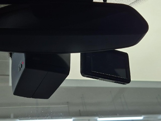 6081500460R18.jpg