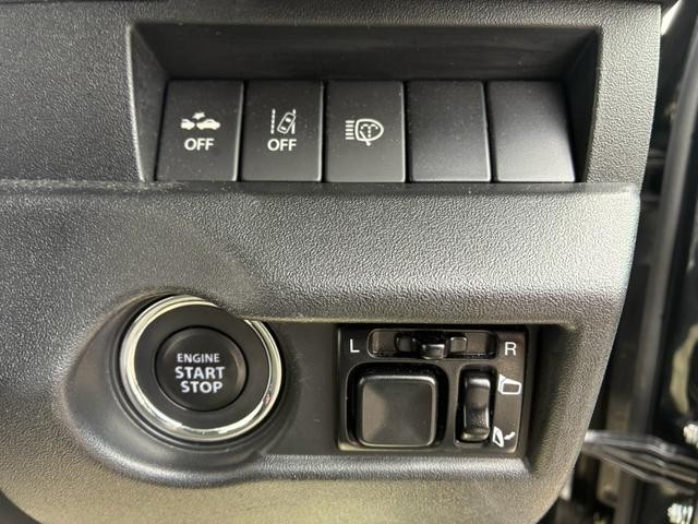 0404372A30260830W00217.jpg