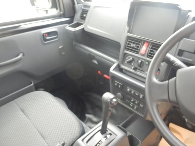 1030251A30260618W00211.jpg