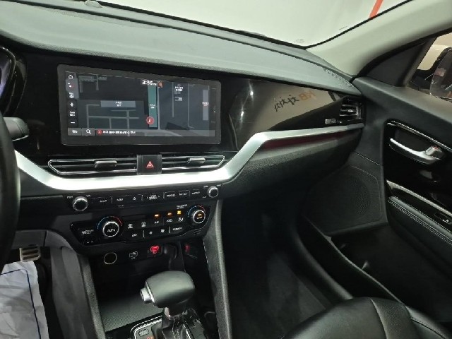 6081000562R10.jpg