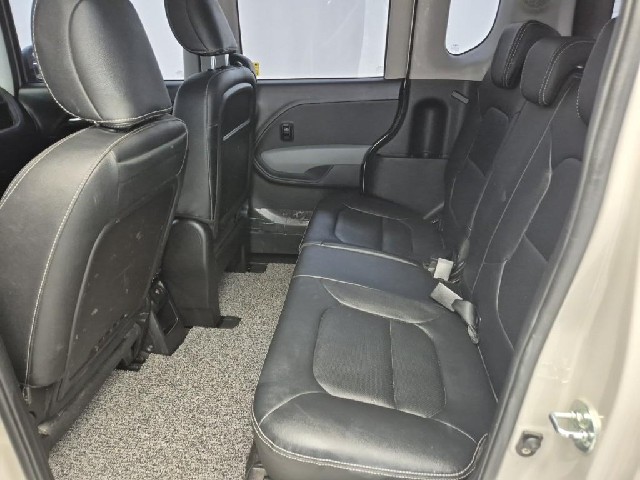 6081500380R12.jpg