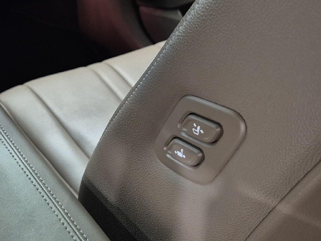 6061000243R19.jpg