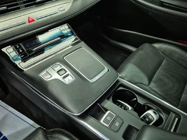 6081000205R8.jpg