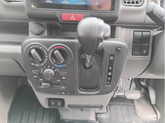 0507874A30260830W00117.jpg