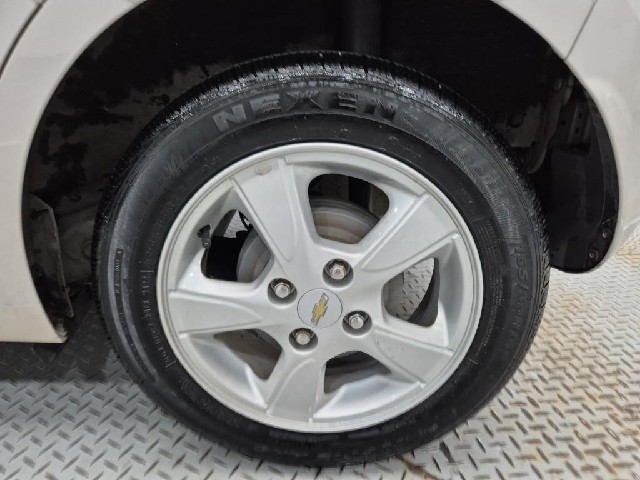 6081000261R19.jpg