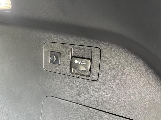 0509680A30260830W00116.jpg