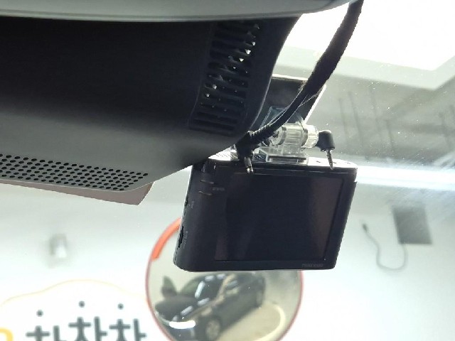 6081500619R16.jpg