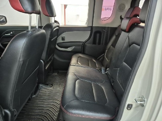6081500679R12.jpg