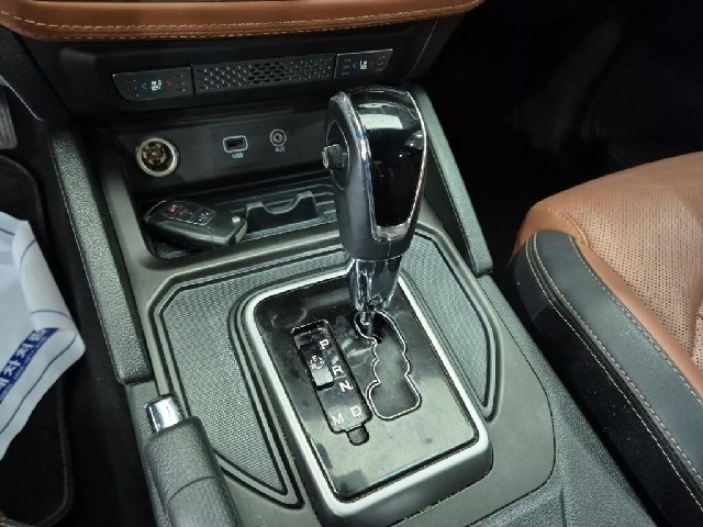 6071000574R8.jpg