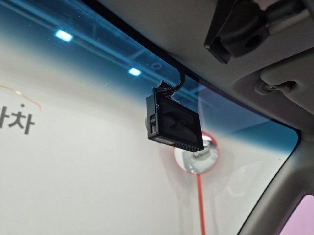 6081000304R15.jpg