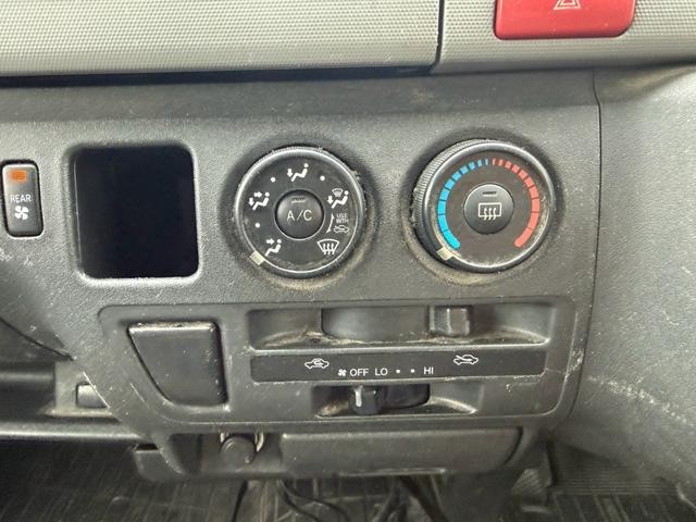 0541528A30260830W00117.jpg