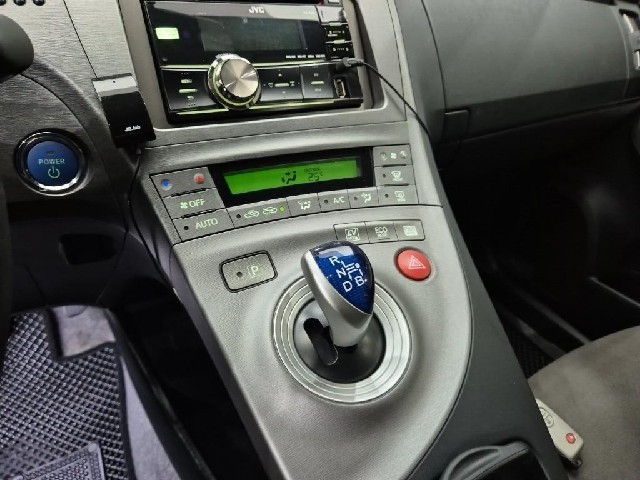 6081000530R8.jpg
