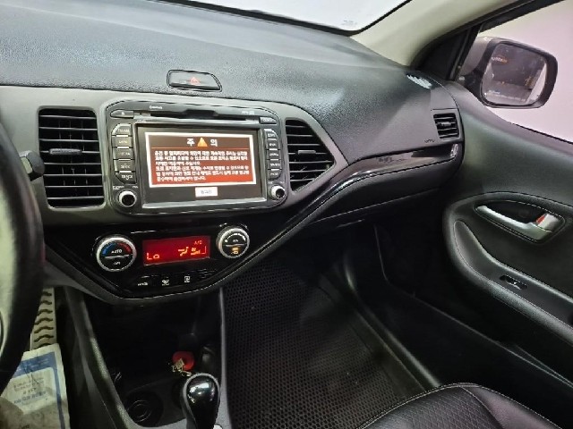 6071000395R10.jpg